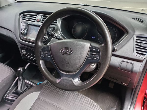 2021-Hyundai-Grand-i10-125-Fluid image:8