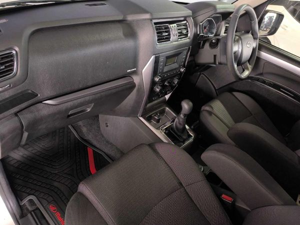 2025-Mahindra-Pik-Up-22-mHawk-S6-Karoo-4x4-Auto-Double-Cab image:10