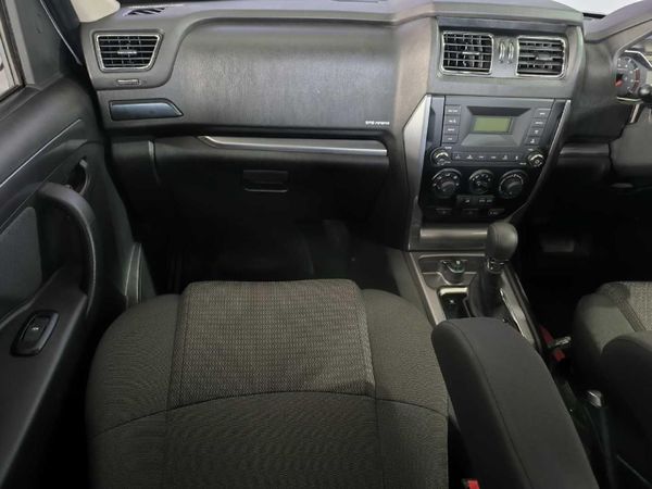 2025-Mahindra-Pik-Up-22-mHawk-S6-Karoo-4x4-Auto-Double-Cab image:13