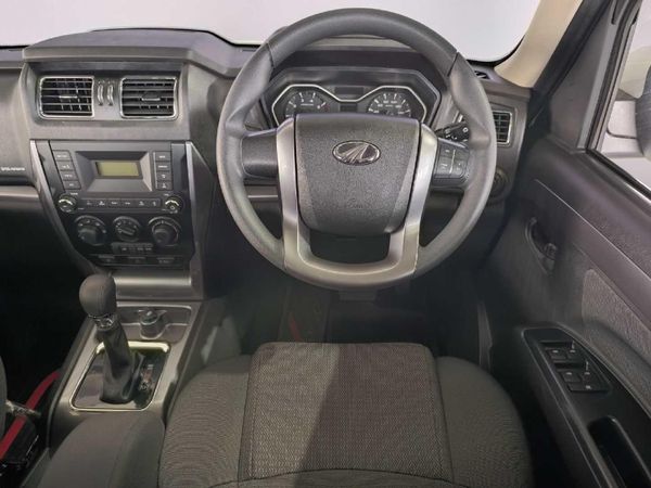 2025-Mahindra-Pik-Up-22-mHawk-S6-Karoo-4x4-Auto-Double-Cab image:15
