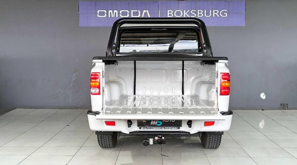 2025-Mahindra-Pik-Up-22-mHawk-S6-Karoo-4x4-Auto-Double-Cab image:6