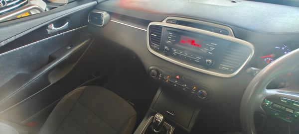 2017-Kia-Sorento-24-LS image:8