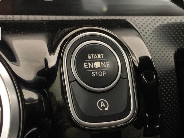 2020-Mercedes-Benz-A-Class-A-250-AMG-Auto image:9