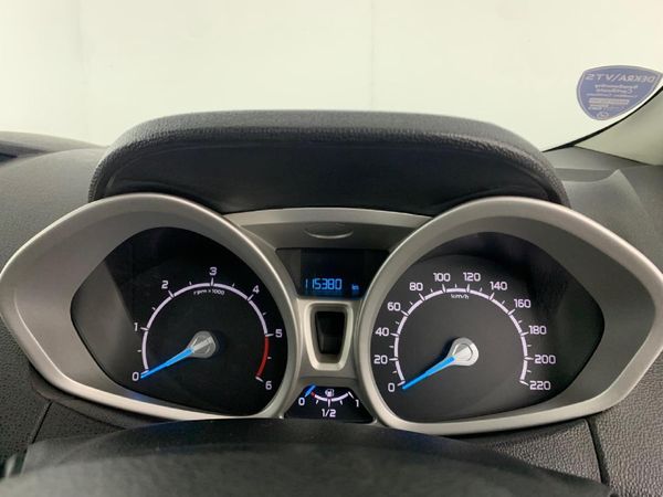 2014-Ford-EcoSport-15-TDCi-Titanium image:10
