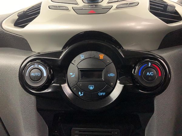 2014-Ford-EcoSport-15-TDCi-Titanium image:14