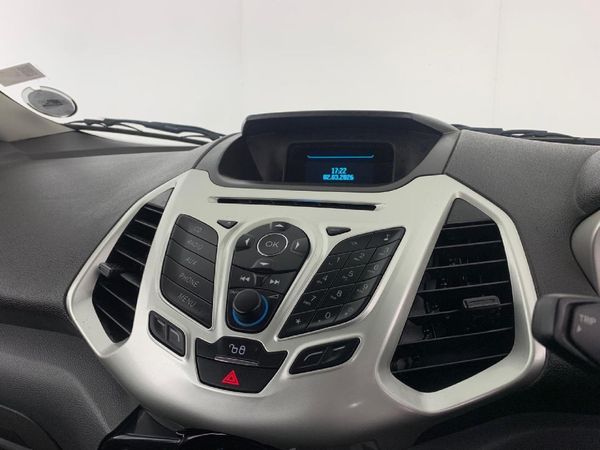 2014-Ford-EcoSport-15-TDCi-Titanium image:8