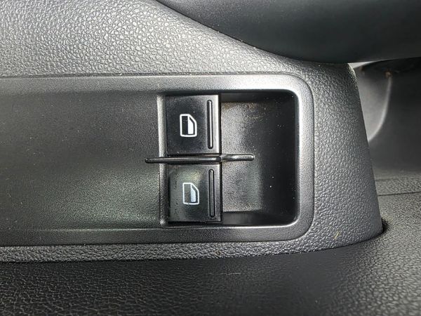 2021-Volkswagen-Polo-Vivo-14-Trendline-5-dr image:15