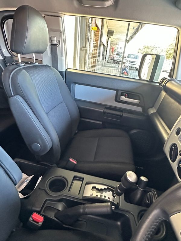 2019-Toyota-FJ-Cruiser-40-V6 image:12