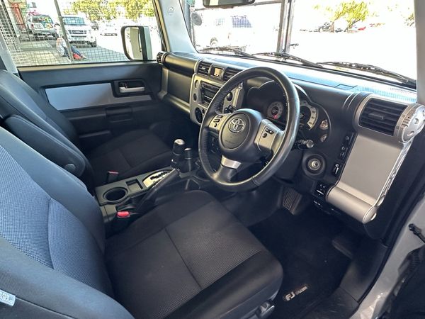 2019-Toyota-FJ-Cruiser-40-V6 image:7