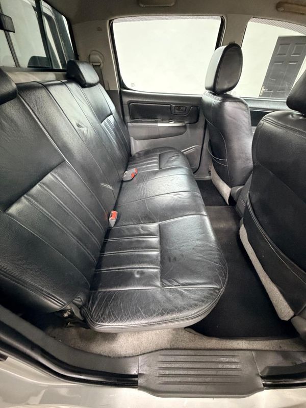 2013-Toyota-Hilux-30-D-4D-Raider-Raised-Body-Double-Cab image:11