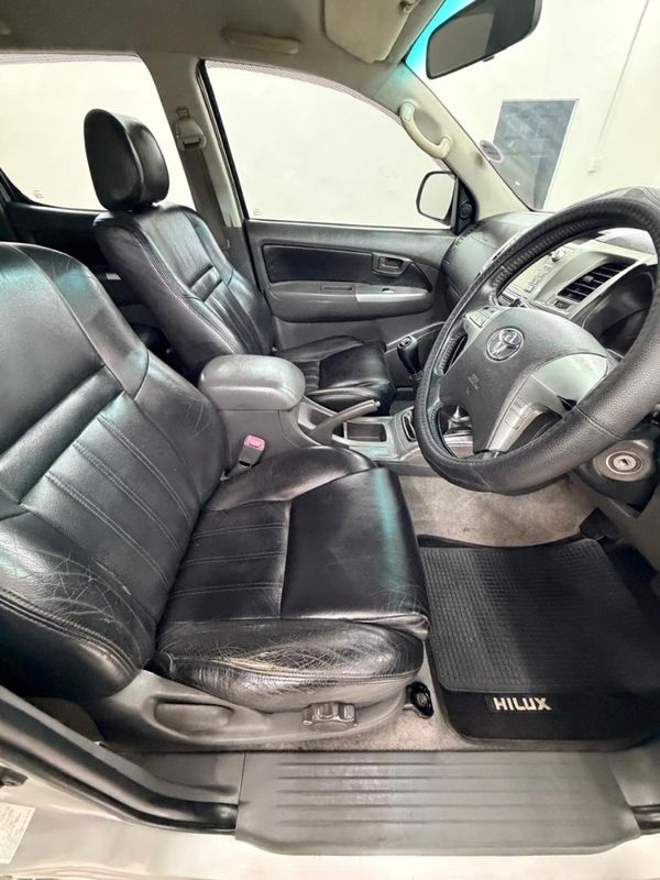 2013-Toyota-Hilux-30-D-4D-Raider-Raised-Body-Double-Cab image:6