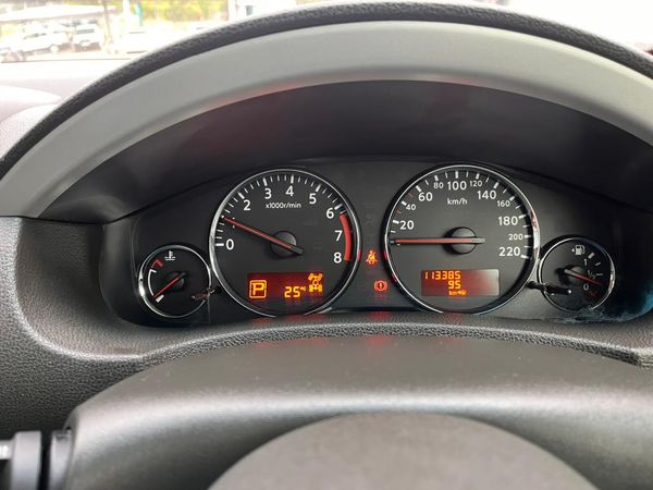 2013-Nissan-Pathfinder-40-V6-LE-Auto image:12