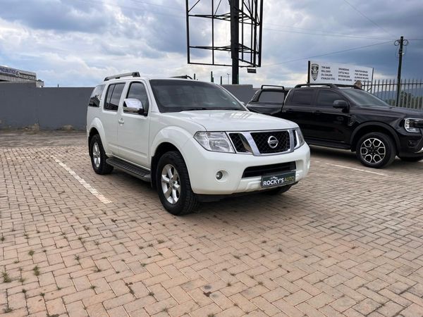 2013-Nissan-Pathfinder-40-V6-LE-Auto image:1