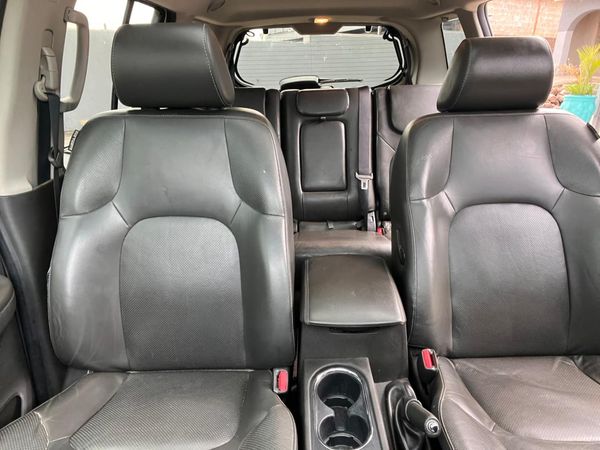 2013-Nissan-Pathfinder-40-V6-LE-Auto image:26