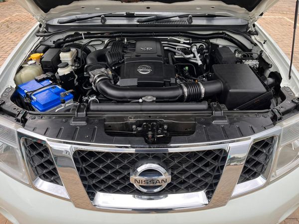 2013-Nissan-Pathfinder-40-V6-LE-Auto image:28