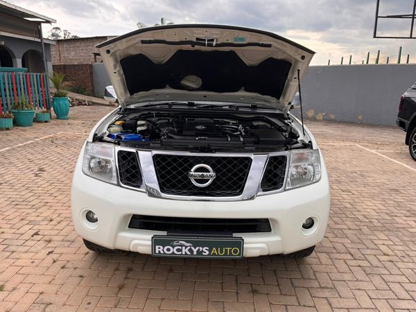 2013-Nissan-Pathfinder-40-V6-LE-Auto image:29