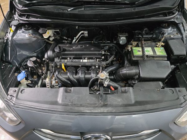 2016-Hyundai-Accent-16-Fluid-Auto-5-dr image:11