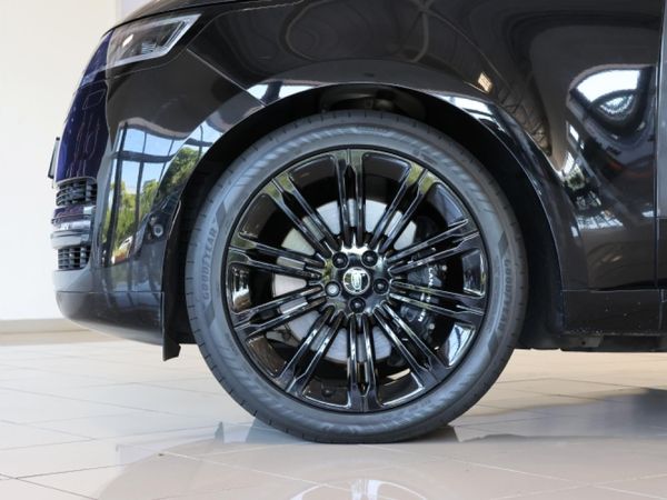 2023-Land-Rover-Range-Rover-44-First-Edition image:11