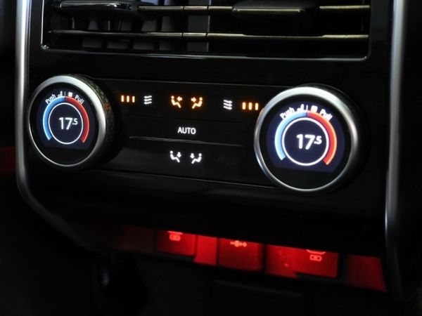2023-Land-Rover-Range-Rover-44-First-Edition image:15