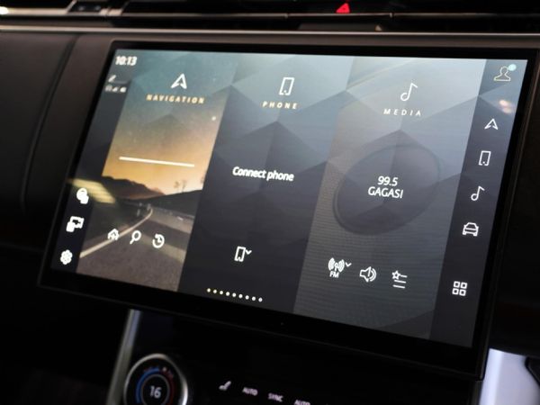2023-Land-Rover-Range-Rover-44-First-Edition image:18