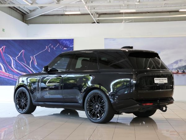 2023-Land-Rover-Range-Rover-44-First-Edition image:3