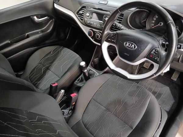 2014-Kia-Picanto-12-EX image:10