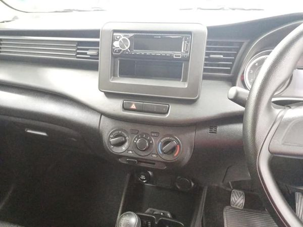 2025-Suzuki-Ertiga-15-GA image:17