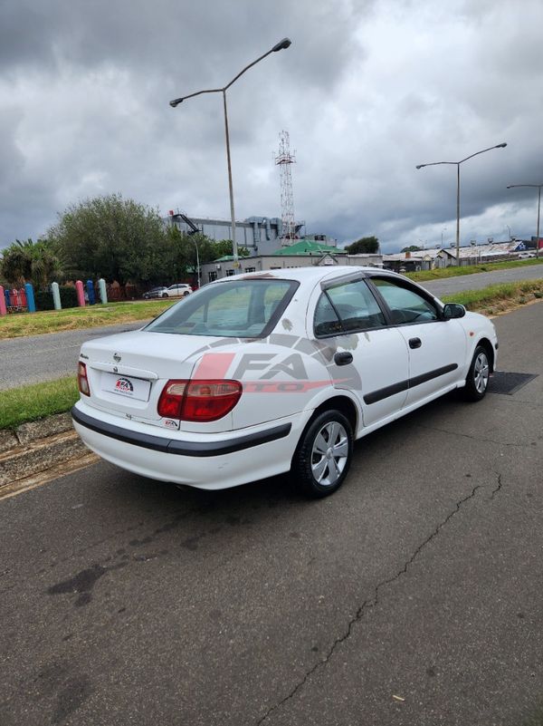 2002-Nissan-Almera-16-Luxury image:4
