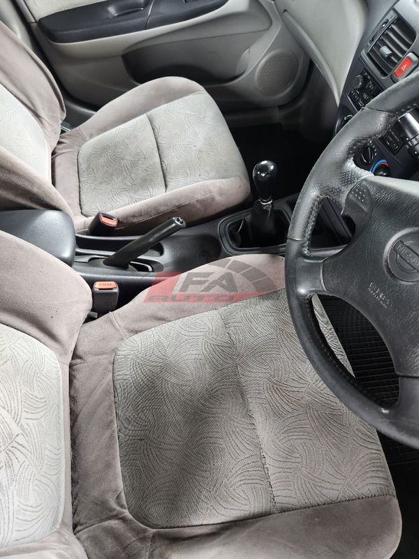 2002-Nissan-Almera-16-Luxury image:8