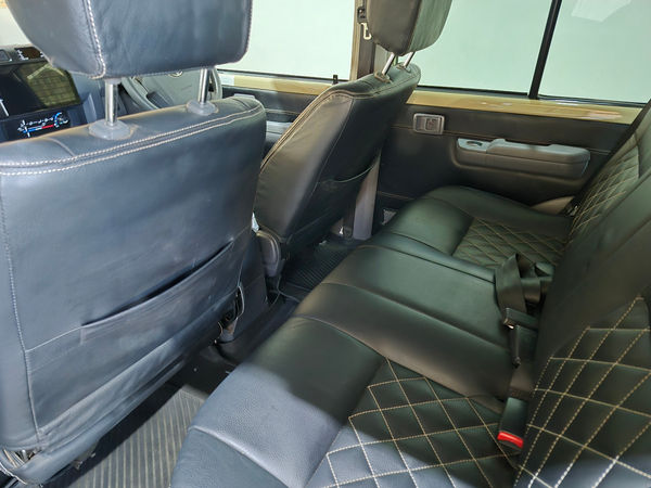 2021-Toyota-Land-Cruiser-76-45-D-V8-Station-Wagon image:9