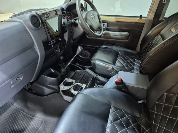 2021-Toyota-Land-Cruiser-76-45-D-V8-Station-Wagon image:10