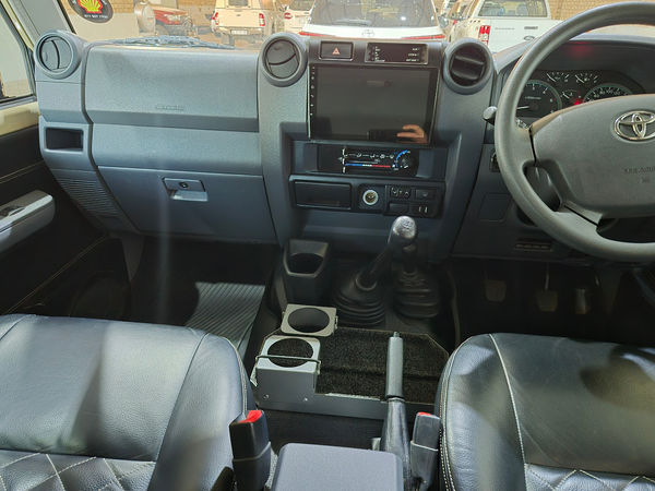 2021-Toyota-Land-Cruiser-76-45-D-V8-Station-Wagon image:12