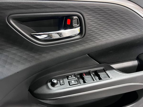 2025-Suzuki-Swift-12-GL image:15