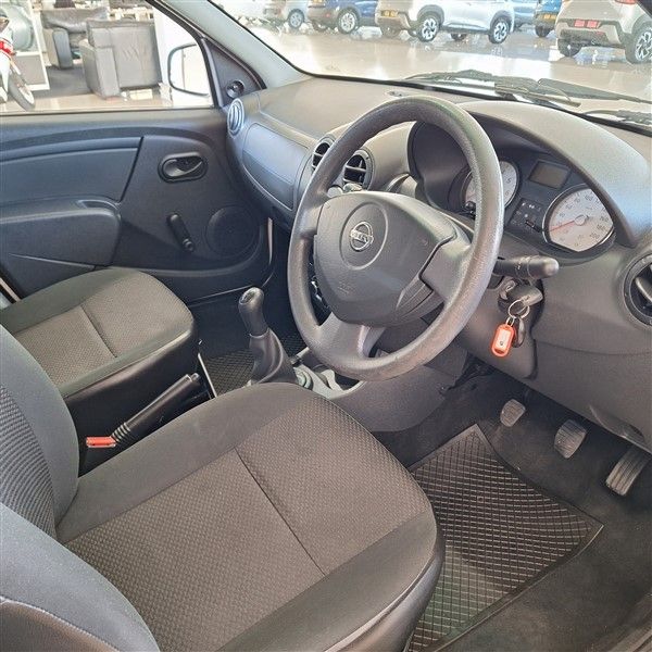 2022-Nissan-NP200-16-AC-Safety-Pack image:9