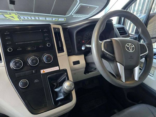 2021-Toyota-Quantum-28-GL-14-Seat image:12