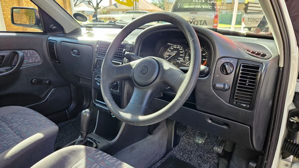 2000-Volkswagen-Polo-Classic-14 image:17