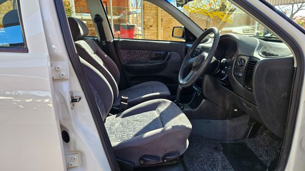 2000-Volkswagen-Polo-Classic-14 image:21