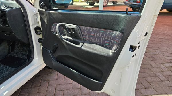 2000-Volkswagen-Polo-Classic-14 image:22