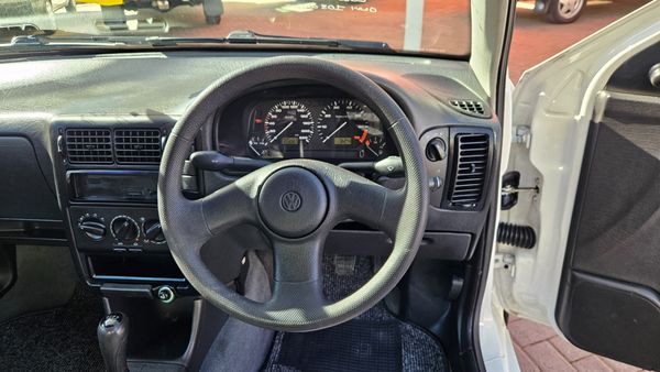 2000-Volkswagen-Polo-Classic-14 image:23