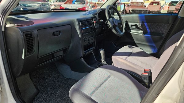 2000-Volkswagen-Polo-Classic-14 image:28