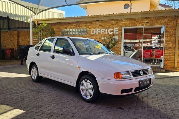 2000-Volkswagen-Polo-Classic-14 image:2