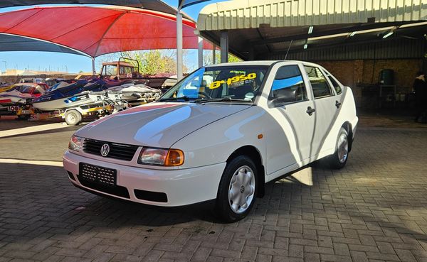 2000-Volkswagen-Polo-Classic-14 image:4