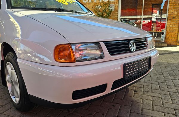 2000-Volkswagen-Polo-Classic-14 image:6