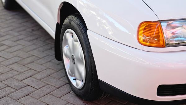 2000-Volkswagen-Polo-Classic-14 image:8