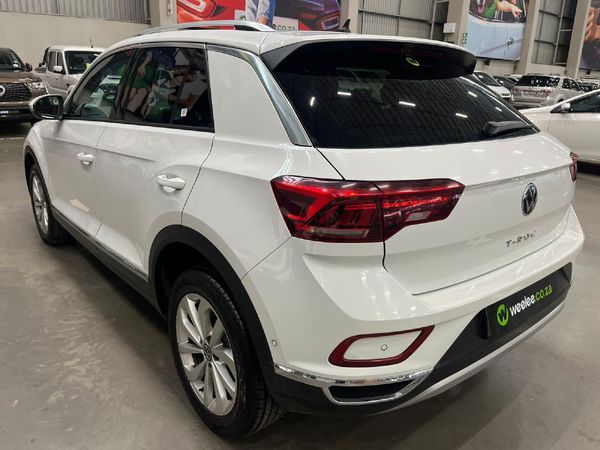 2022-Volkswagen-T-Roc-14-TSI-Design-Auto image:4