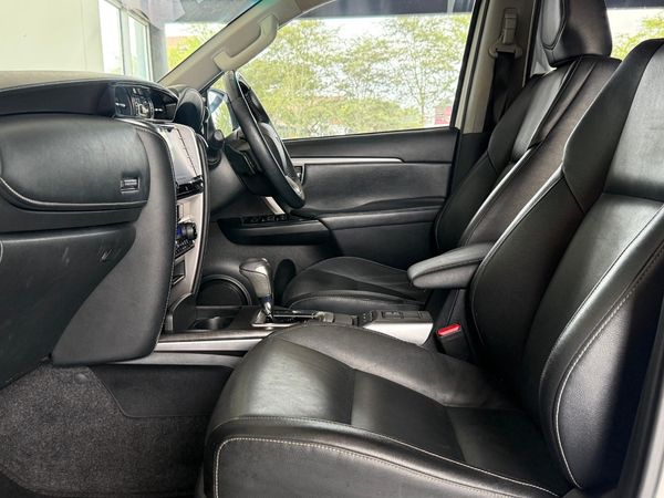 2022-Toyota-Fortuner-28-GD-6-VX-Auto image:17