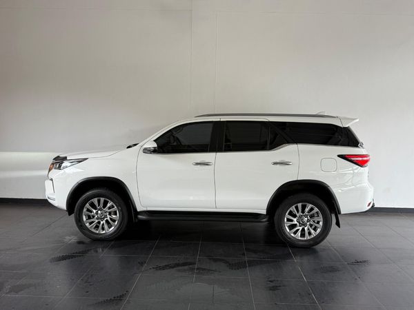 2022-Toyota-Fortuner-28-GD-6-VX-Auto image:4