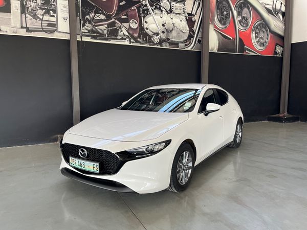 2025-Mazda-3-15-Dynamic-5-dr image:1