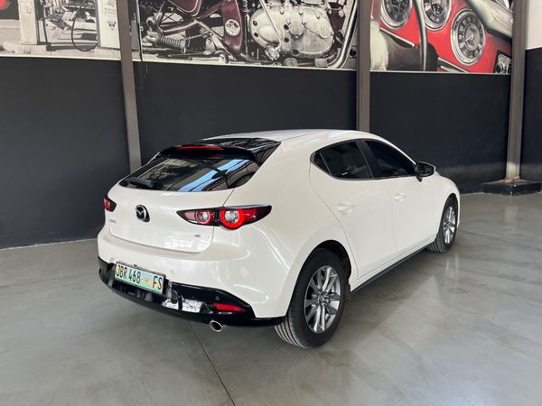 2025-Mazda-3-15-Dynamic-5-dr image:6