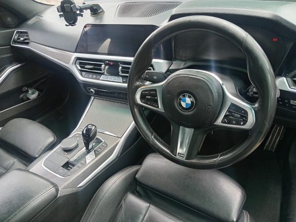2019-BMW-3-Series-320i-Sport-Line-Launch-Edition image:3